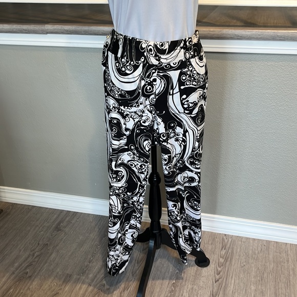 Peter Nygard Pants - Nygard Black & White Pants